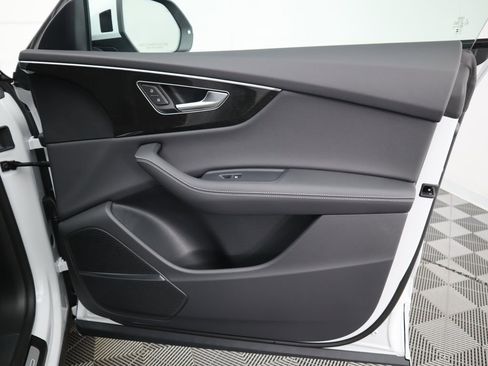 Used 2025 Audi Q8 Premium Plus w/ Premium Plus Package image 27