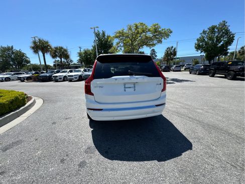 Used 2023 Volvo XC90 B6 Plus image 12