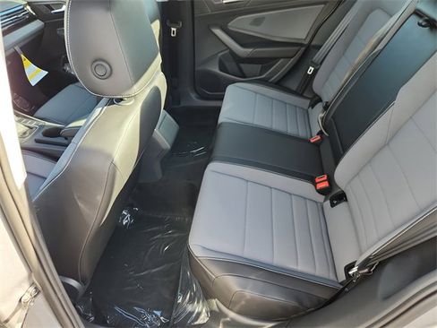 New 2026 Volkswagen Jetta SE image 8