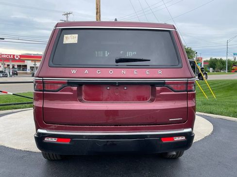 Used 2024 Jeep Wagoneer Series II w/ Convenience Group I AWD/4WD image 6