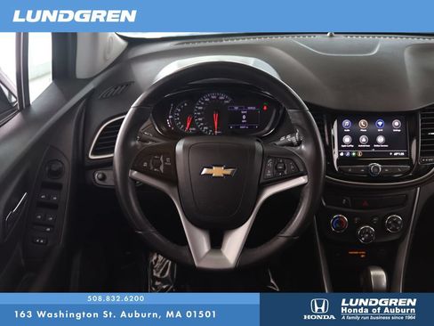 Used 2020 Chevrolet Trax LT w/ Redline Edition FWD image 18