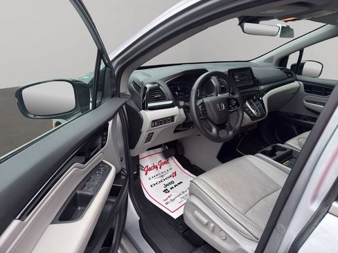 Used 2023 Honda Odyssey Elite image 6