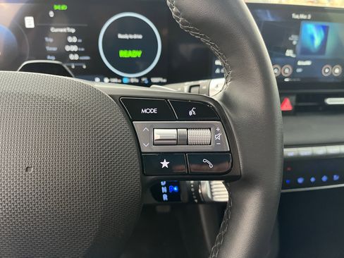 Used 2025 Hyundai Ioniq 5 SE image 18