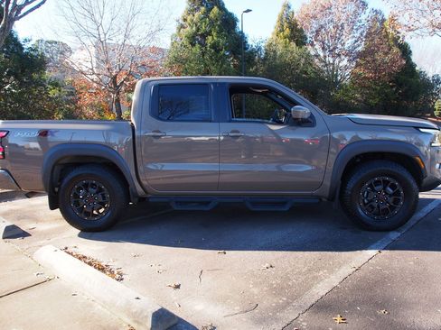 Used 2022 Nissan Frontier PRO-4X w/ Pro-4X Premium Package image 9