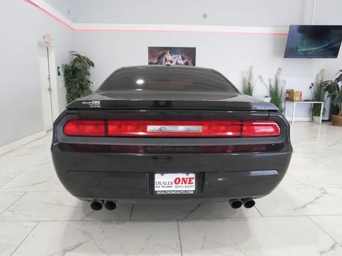 Used 2009 Dodge Challenger R/T RWD image 4