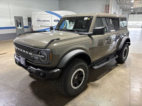 New 2025 Ford Bronco Badlands w/ Sasquatch Package image 6