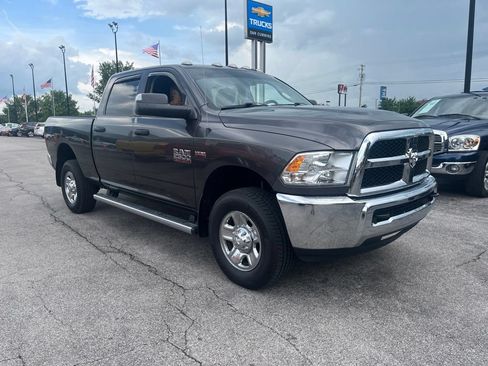 Used 2016 RAM 2500 Tradesman w/ Chrome Appearance Group AWD/4WD image 2