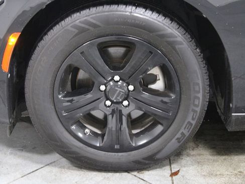 Used 2022 Dodge Charger SXT RWD image 16