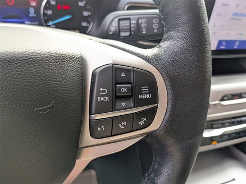 Used 2022 Ford Explorer XLT w/ Equipment Group 202A image 16
