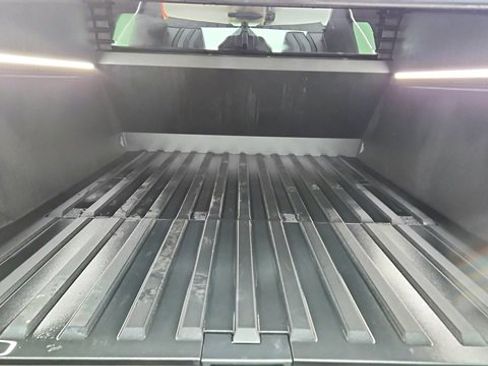 Used 2025 Tesla Cybertruck AWD Crew Cab image 15