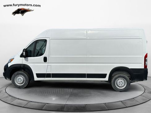 Used 2025 RAM ProMaster 2500 w/ Convenience Group image 6