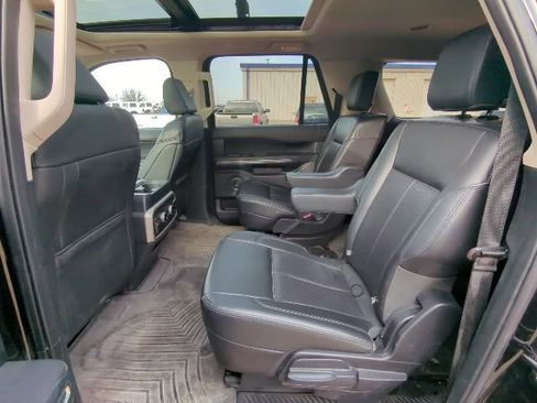 Used 2022 Ford Expedition Max XLT image 17