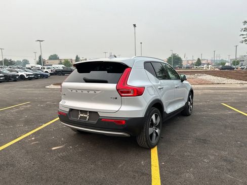 Used 2022 Volvo XC40 T5 Momentum w/ Premium Package AWD/4WD image 7