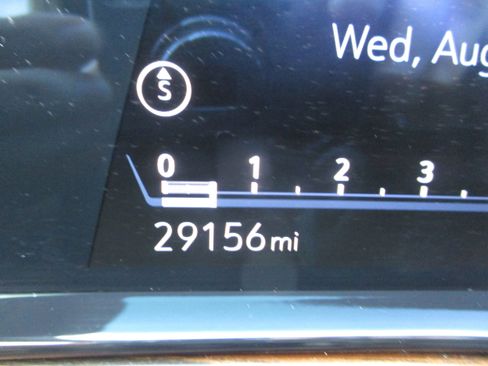 Used 2024 Cadillac Escalade Luxury image 17