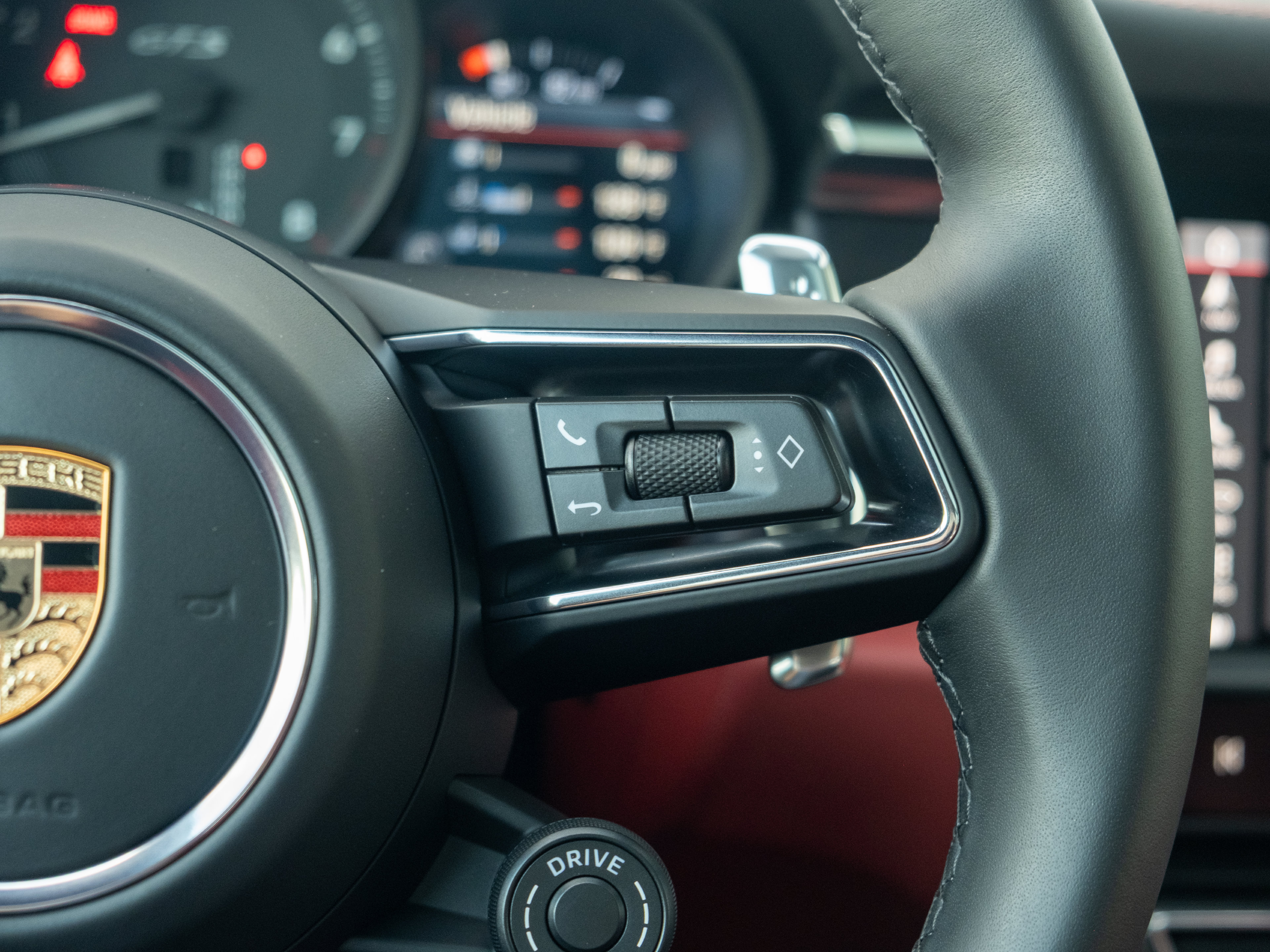 Certified 2026 Porsche Macan GTS AWD/4WD image 28
