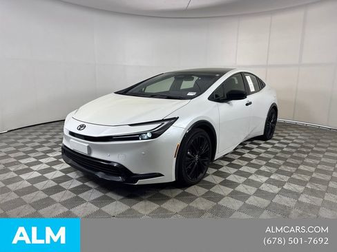 Used 2025 Toyota Prius image 1
