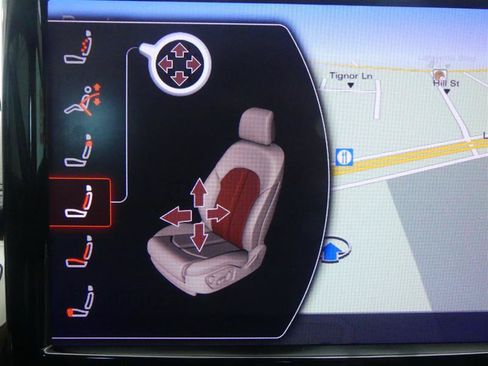 Used 2024 Chrysler Pacifica Touring-L FWD image 15