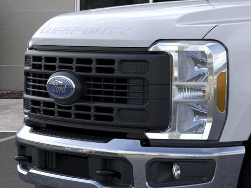 New 2026 Ford F350 XL w/ XL Chrome Package image 17