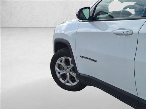 Used 2024 Jeep Compass Latitude AWD/4WD image 6