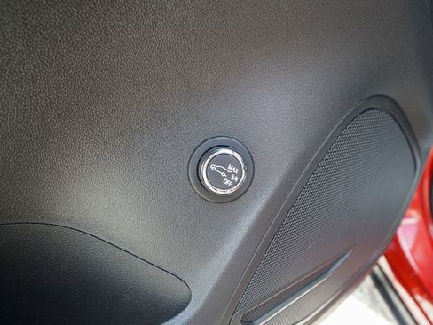 Used 2022 Buick Envision Essence w/ Sport Touring Package image 19