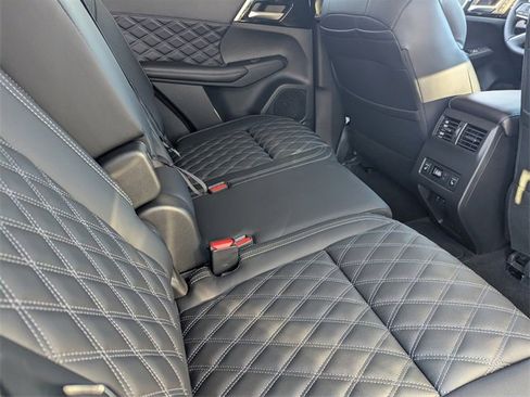 New 2025 Mitsubishi Outlander SEL image 9