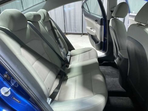 Used 2017 Hyundai Elantra SE FWD image 13