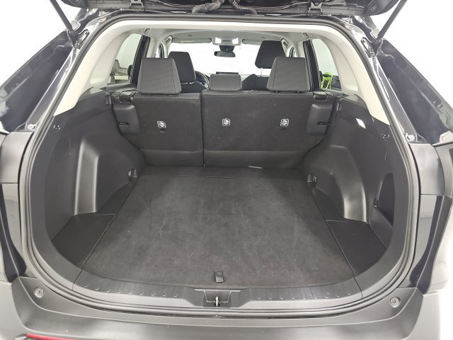 Certified 2025 Toyota RAV4 LE AWD/4WD image 32