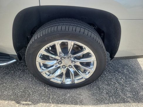 Certified 2020 Cadillac Escalade Luxury RWD image 10