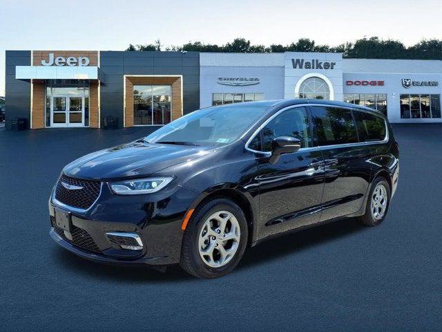 Certified 2024 Chrysler Pacifica Limited FWD image 1