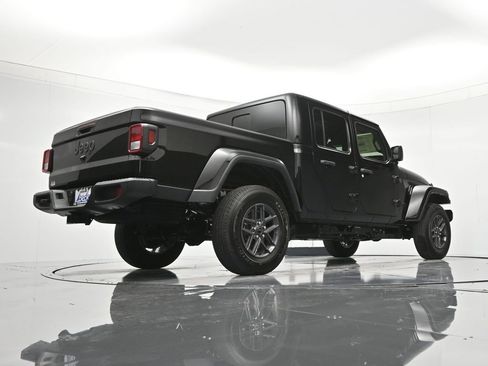 New 2026 Jeep Gladiator Sport AWD/4WD image 39