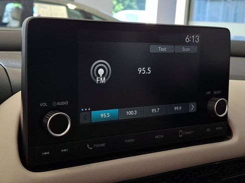 Used 2023 Honda HR-V LX image 19