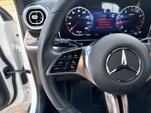 Used 2025 Mercedes-Benz GLC 300 image 30