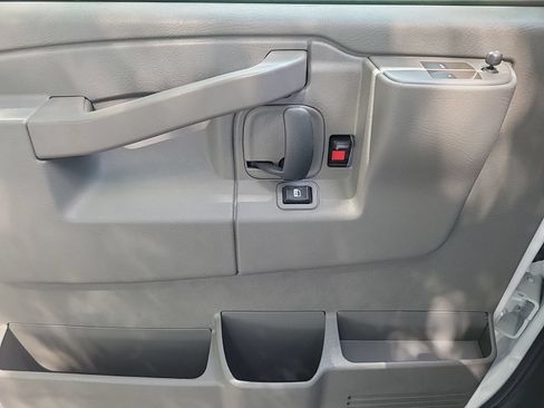 New 2025 GMC Savana 2500 Extended w/ Driver Convenience Package RWD image 17