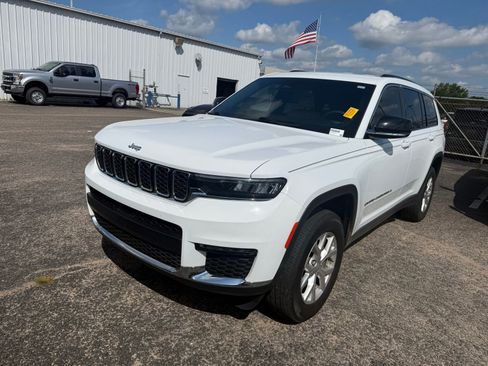 Used 2023 Jeep Grand Cherokee L Limited AWD/4WD image 3
