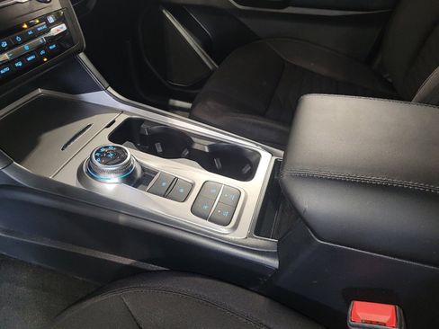 Used 2020 Ford Explorer XLT image 26