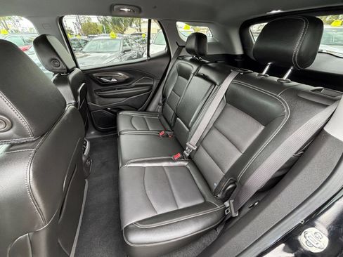 Used 2024 GMC Terrain SLT AWD/4WD image 27