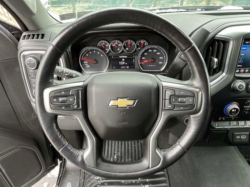 Used 2021 Chevrolet Silverado 1500 LT AWD/4WD image 11