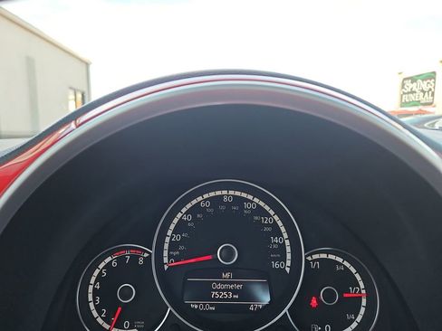 Used 2014 Volkswagen Beetle 2.5 image 16