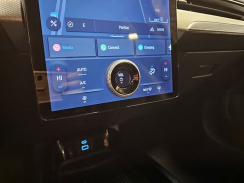 Used 2023 Ford Mustang Mach-E Select image 23