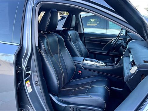 Used 2018 Lexus RX 350L Luxury w/ Accessory Package FWD image 8