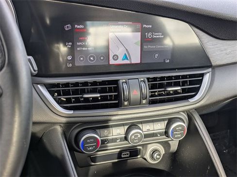 Used 2022 Alfa Romeo Giulia Ti image 19