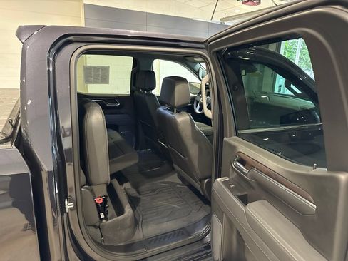 Used 2025 GMC Sierra 1500 SLT AWD/4WD image 16