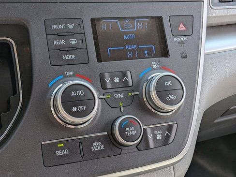 Used 2020 Toyota Sienna L FWD image 24