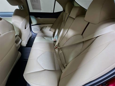 Certified 2019 Toyota Camry LE image 22