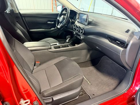 Used 2022 Nissan Sentra SV FWD image 11