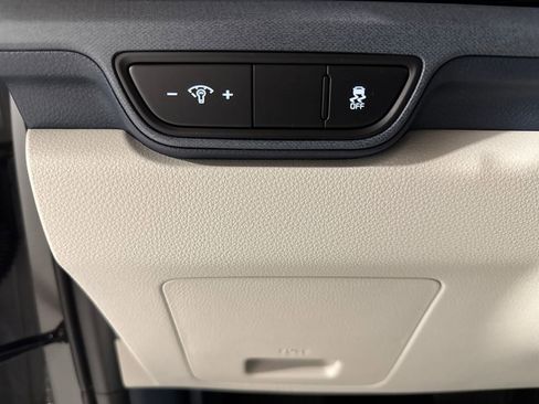 New 2026 Kia Carnival EX FWD image 16