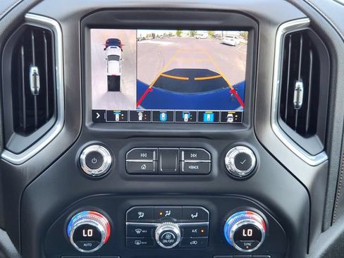 Used 2022 GMC Sierra 2500 AT4 w/ AT4 Preferred Package AWD/4WD image 25