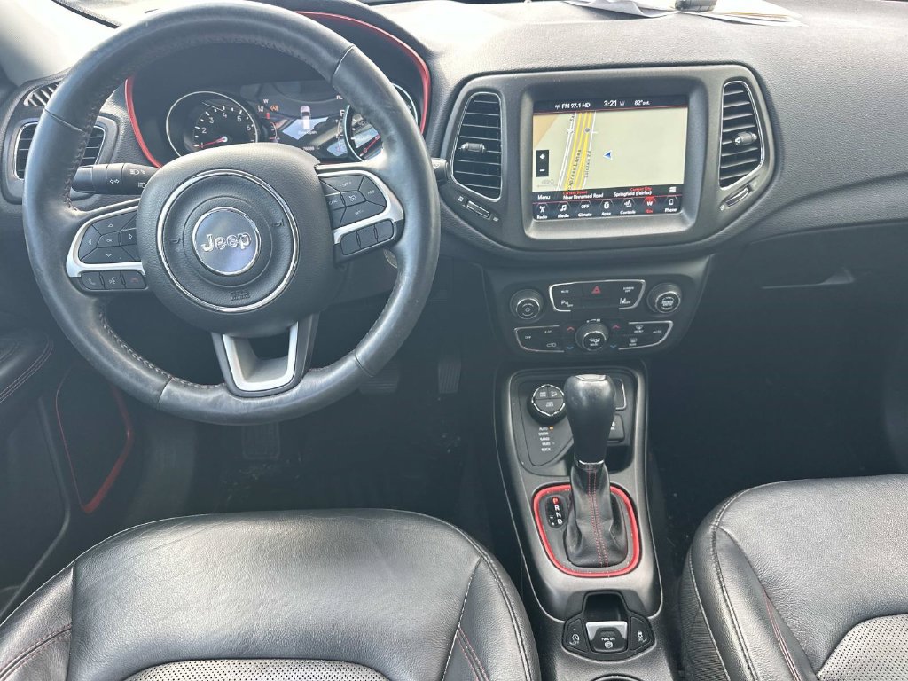 Used 2018 Jeep Compass Trailhawk w/ Leather Interior Group AWD/4WD image 19