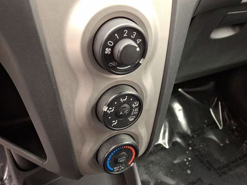 Used 2010 Toyota Yaris image 19