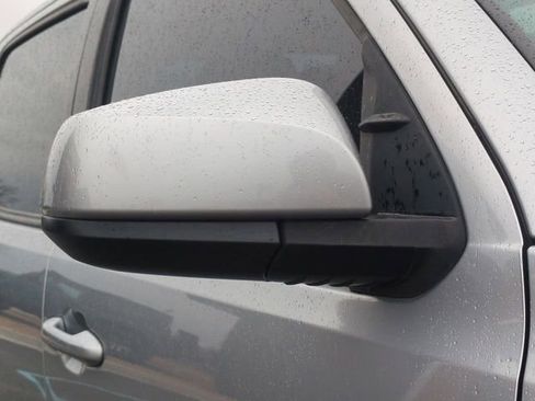 Used 2019 Toyota Tacoma SR w/ SR Convenience Package image 12